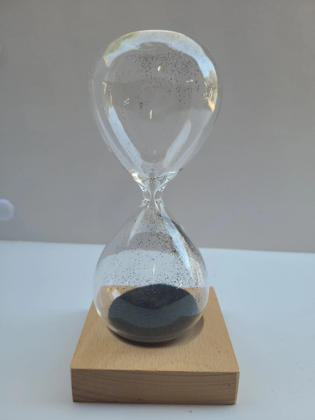 MistHaus Magnetic Hourglass - Desk Sculpture Timer